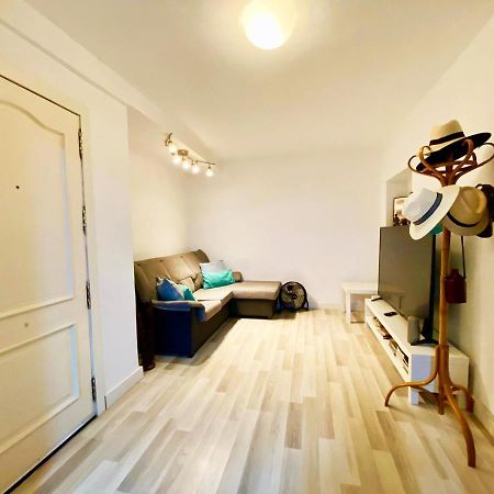 Valencia Guest Rooms Near The Beach In Shared Apartment Exterior photo